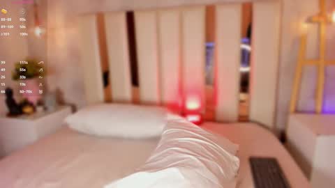 dea_athenea online show from October 23, 2025, 9:02 pm