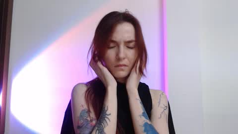 Snapshot of dead_girll chatting on October 16, 2025, 12:44 am freak online show from October 16, 2025, 12:44 am