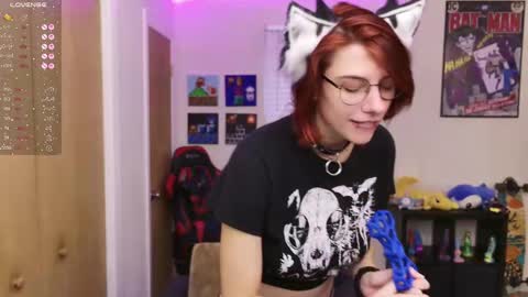 Rat online show from September 15, 2025, 3:56 pm