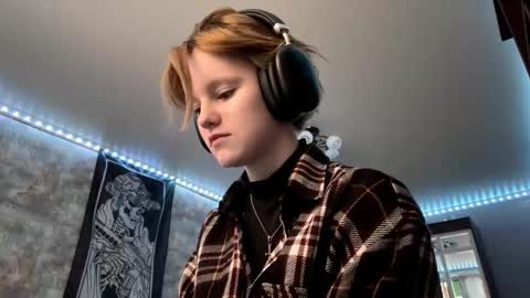 Sabrine online show from February 4, 2026, 1:17 pm