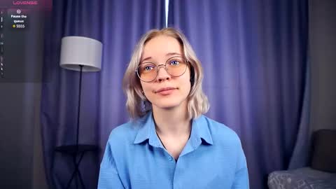 Charlie 18yo online show from September 19, 2025, 6:26 am