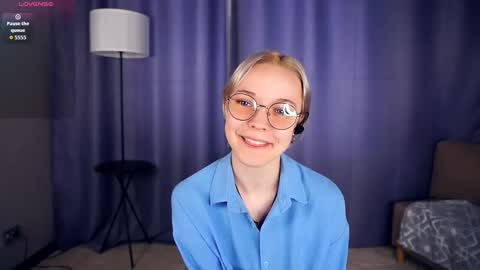 Charlie 18yo online show from September 25, 2025, 6:39 am
