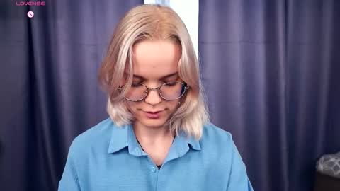 Charlie 18yo online show from October 13, 2025, 5:29 am