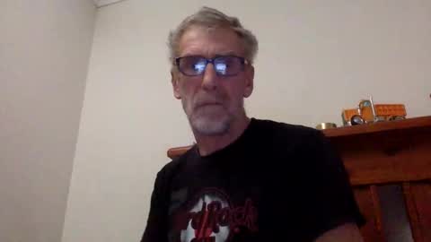 deanofflove2210 online show from December 16, 2024, 7:48 am