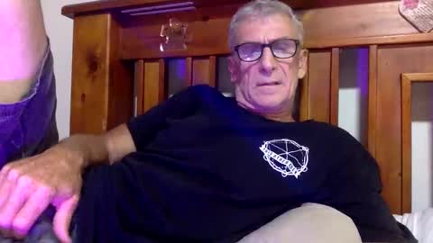 deanofflove2210 online show from January 26, 2025, 2:03 am