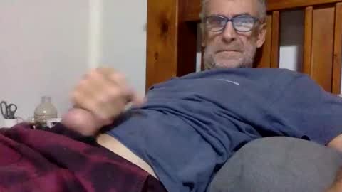 deanofflove2210 online show from February 10, 2025, 6:42 am