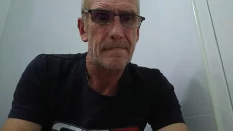 deanofflove2210 online show from June 25, 2026, 6:12 pm