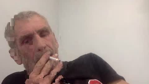 Snapshot of deanofflove221000 chatting on September 16, 2025, 5:52 am deanofflove221000 online show from September 16, 2025, 5:52 am