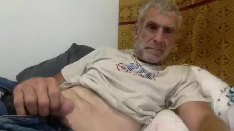 Snapshot of deanofflove221000 chatting on February 12, 2026, 5:24 am deanofflove221000 online show from February 12, 2026, 5:24 am