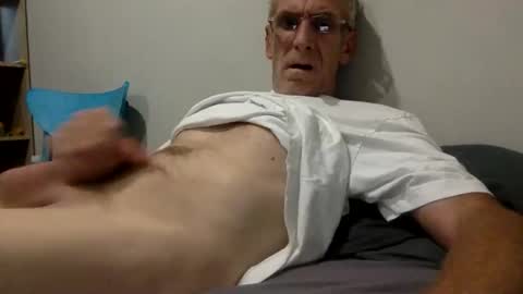 Snapshot of deanofflove221000 chatting on March 5, 2026, 7:37 am deanofflove221000 online show from March 5, 2026, 7:37 am