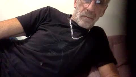 Snapshot of deanofflove221000 chatting on March 17, 2026, 9:12 am deanofflove221000 online show from March 17, 2026, 9:12 am