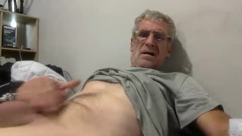 Snapshot of deanofflove221000 chatting on March 22, 2026, 12:25 am deanofflove221000 online show from March 22, 2026, 12:25 am