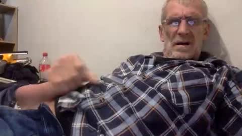 Snapshot of deanofflove221000 chatting on April 2, 2026, 8:12 am deanofflove221000 online show from April 2, 2026, 8:12 am