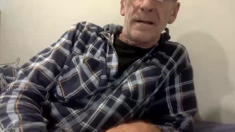 Snapshot of deanofflove221000 chatting on April 7, 2026, 7:20 am deanofflove221000 online show from April 7, 2026, 7:20 am