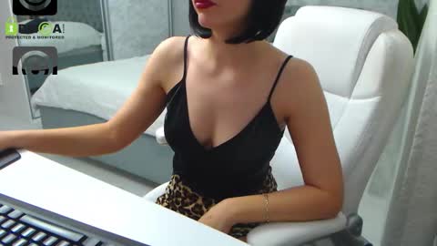 Elly online show from October 9, 2025, 8:12 am