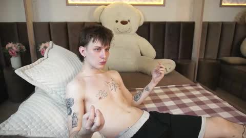 dearboyy_ online show from March 25, 2026, 8:26 pm