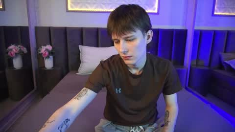 dearboyy_ online show from April 4, 2026, 8:06 pm