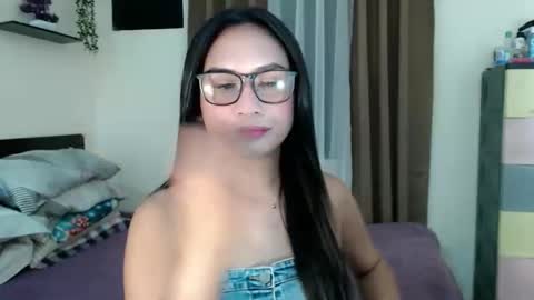 dearest_anna online show from April 14, 2026, 10:43 am