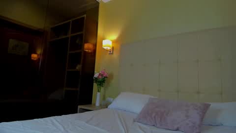 Debbie Mon Tue Fri Sun Sat GMT 3 1000am - 0400pm  online show from December 2, 2025, 7:09 pm