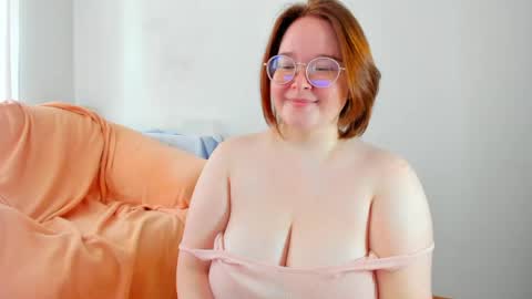 DeboraDebbieDee online show from May 23, 2026, 5:12 am