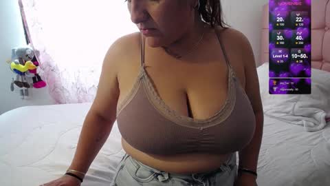 Snapshot of debie_lehee chatting on February 26, 2025, 9:27 pm Victoria online show from February 26, 2025, 9:27 pm