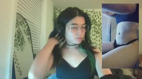 deciduousdoll online show from October 4, 2025, 6:11 am