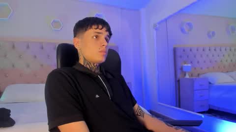 declan_fox online show from October 19, 2025, 4:35 am