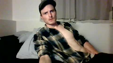 Dee4dayz online show from June 3, 2026, 3:42 am
