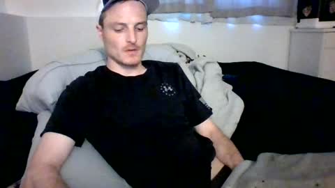Dee4dayz online show from June 12, 2026, 6:51 pm