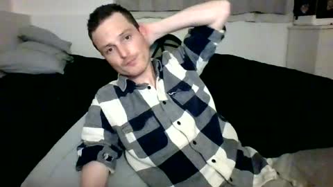 Dee4dayz online show from June 24, 2026, 4:00 am