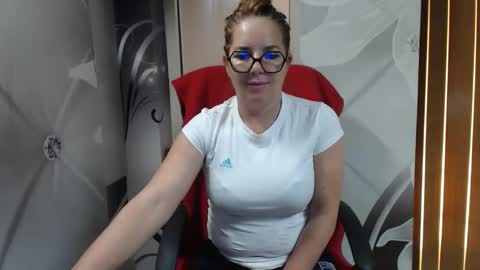 hi guys i m a cute milf i m here for good time and nice people pls be respectfool and enjoy me online show from March 2, 2026, 10:11 am