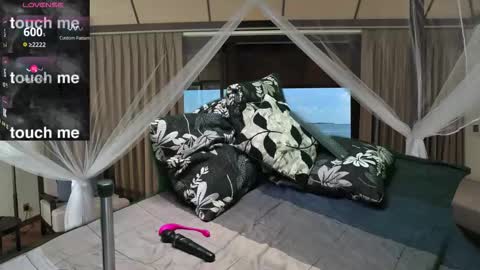 Snapshot of deeplyasian chatting on November 17, 2025, 5:41 pm Deeply Asian style... Nice to meet you thumb up me please help us. online show from November 17, 2025, 5:41 pm