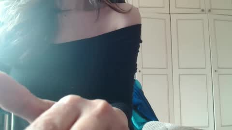 Snapshot of deessedivine chatting on March 27, 2026, 1:11 pm KamiDevi online show from March 27, 2026, 1:11 pm