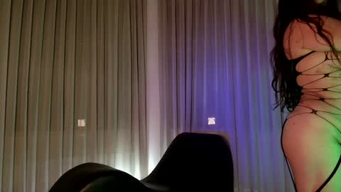 Snapshot of deesseluxure_ chatting on December 5, 2024, 6:32 am Andre online show from December 5, 2024, 6:32 am