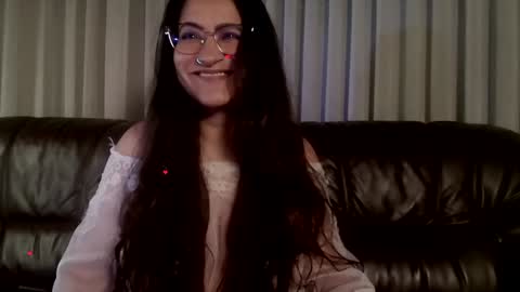 Snapshot of deesseluxure_ chatting on January 20, 2025, 8:41 am Andre online show from January 20, 2025, 8:41 am