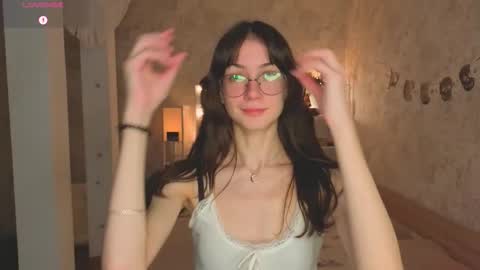 Snapshot of defeded_lovee chatting on November 2, 2025, 7:38 pm Amy online show from November 2, 2025, 7:38 pm