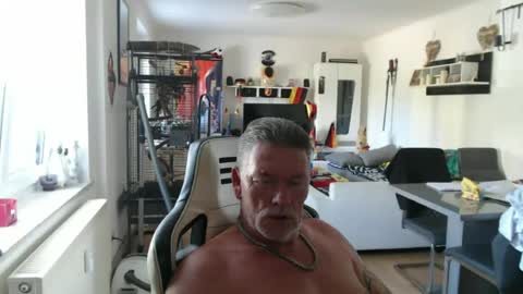deinprinz2312 online show from June 24, 2026, 8:02 am