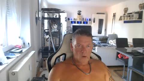 deinprinz2312 online show from August 8, 2026, 5:09 am