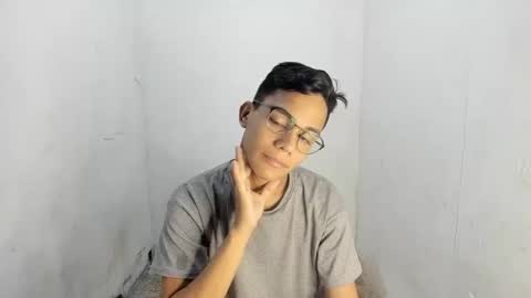 Snapshot of deivi_colins chatting on October 20, 2025, 12:22 am deivi_colins online show from October 20, 2025, 12:22 am