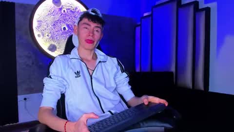 Snapshot of deivid_oficial20 chatting on October 27, 2025, 8:13 pm Deivid online show from October 27, 2025, 8:13 pm