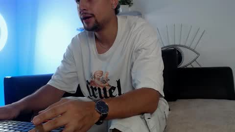  DEIVY  online show from November 2, 2025, 9:39 pm