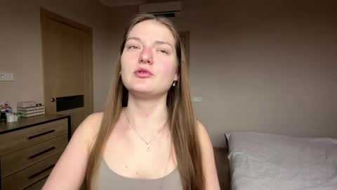 Mila online show from April 30, 2026, 1:17 pm