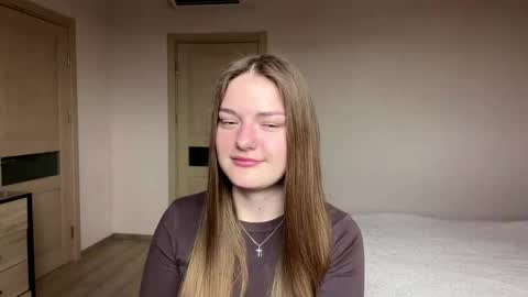 Mila online show from May 1, 2026, 11:48 am