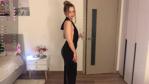 Snapshot of delanona chatting on November 22, 2025, 5:45 pm Dia online show from November 22, 2025, 5:45 pm