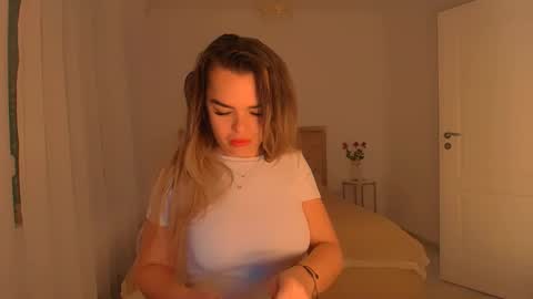 deliadelicious online show from November 1, 2025, 10:06 am