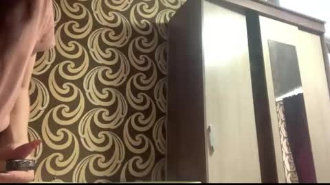 Kiki online show from April 21, 2026, 5:58 am