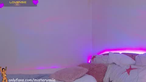 Mila online show from December 18, 2024, 7:41 pm