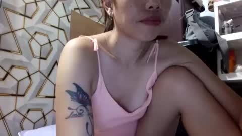 deliciousgirl975840 online show from April 24, 2026, 6:43 pm