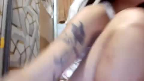 deliciousgirl975840 online show from May 19, 2026, 2:29 am