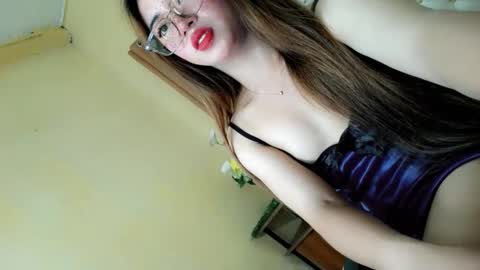 Sophie online show from April 21, 2026, 2:51 am